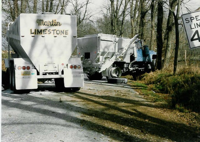 Limestone Truck jackknifed on Mount Pleasant Hill (Churchtown Road) in 1987.